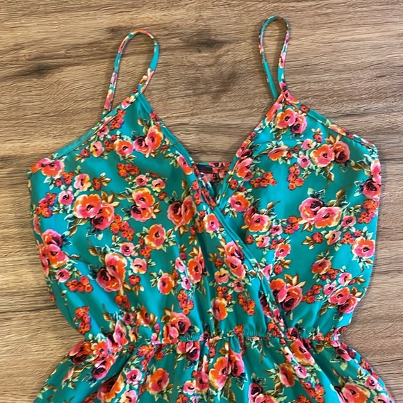 Love Culture Vintage Teal & Pink Floral Wide Leg Short V Neck Sleeveless Romper - Picture 4 of 11